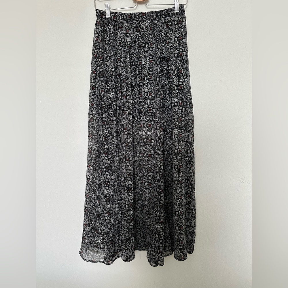 Elegant Black Patterned Skirt
